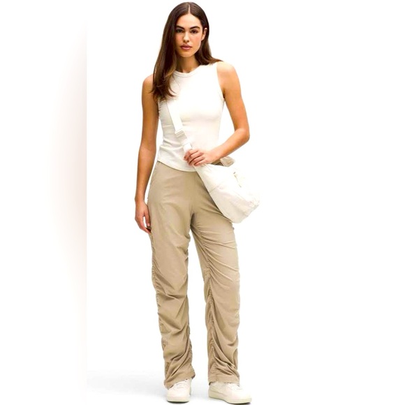 Lululemon Dance Studio Slim-Fit HR Flared Pant, womens XXS, NWT ($118)! 🔥 - Picture 1 of 3